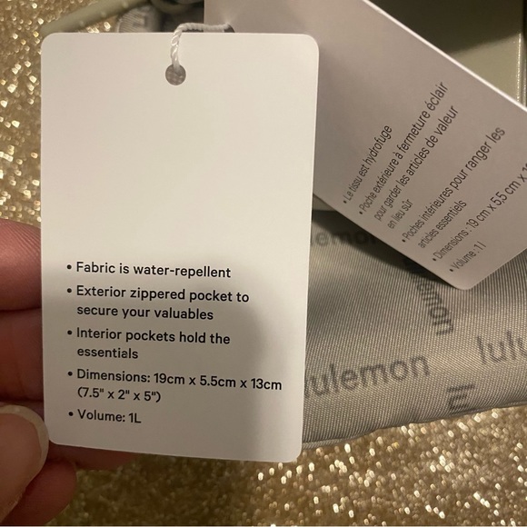 *LAST ONE*    LULULEMON  1 LITER TRENCH & WHITE LOGO BELT BAG W/ METAL BUCKLE - Picture 7 of 16